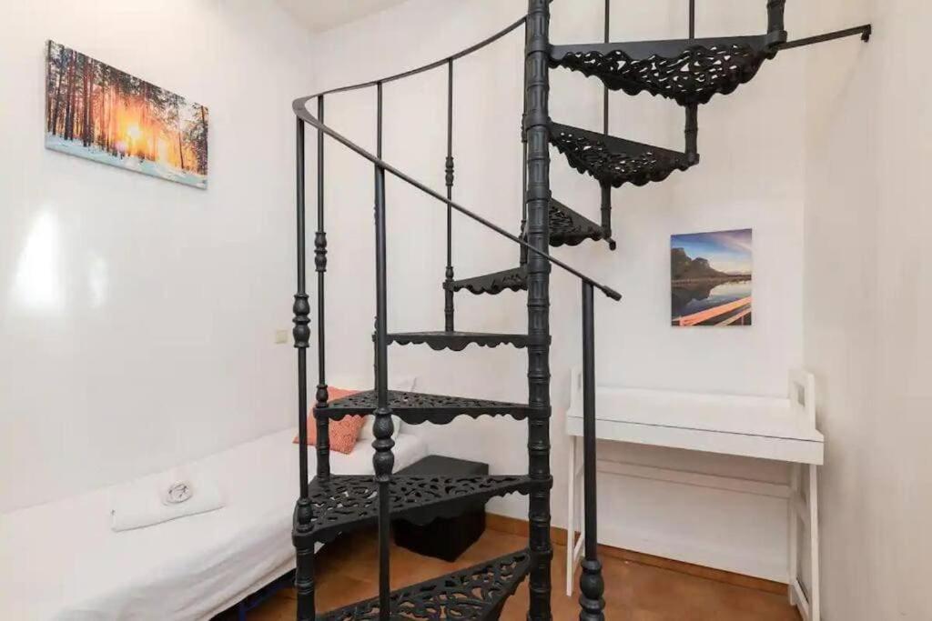 Апартаменты Cozy 3 Story House In Old Town Таллин Экстерьер фото